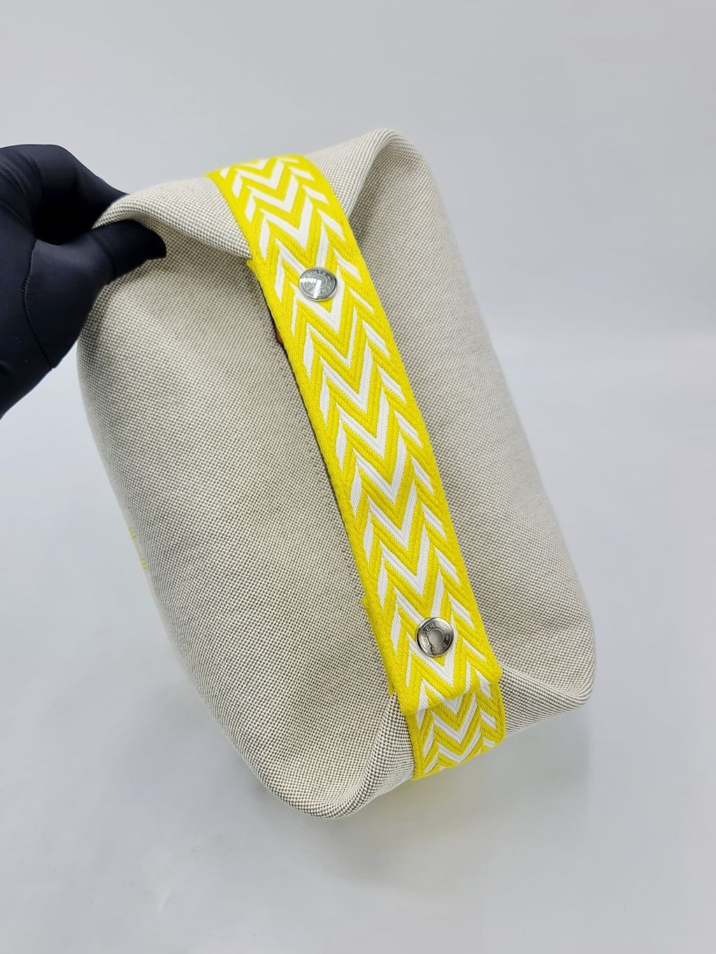 bc34ef1e-75a5-42dc-8c36-197ffd5be2f6