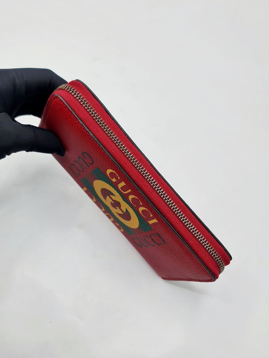 3e054350-02aa-4bde-9181-477650fc3759