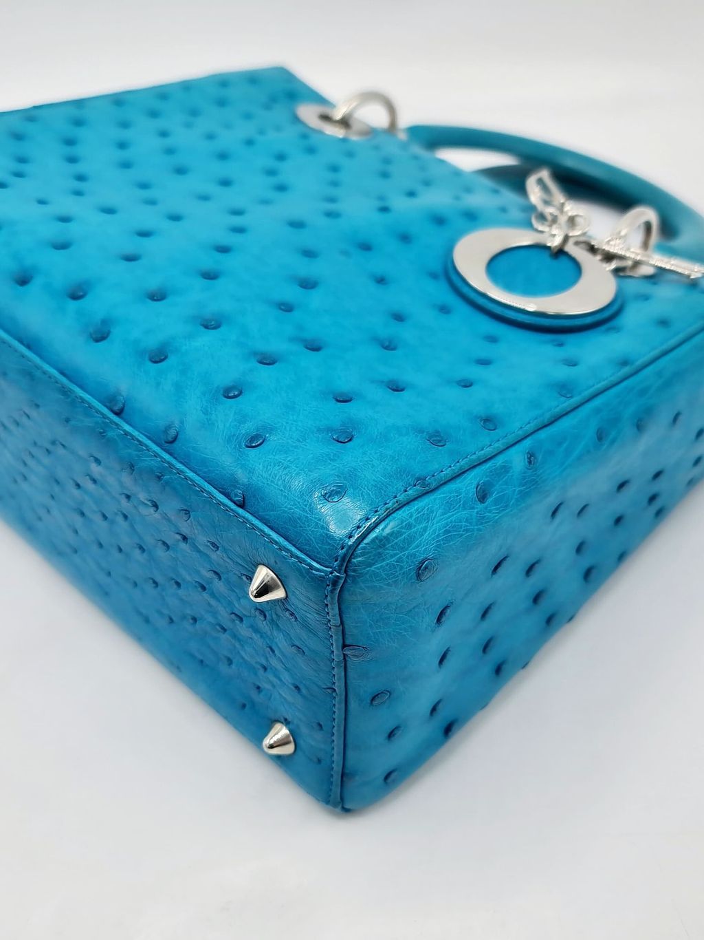 e51b46fd-6459-44c3-a8d4-713dfd62d191