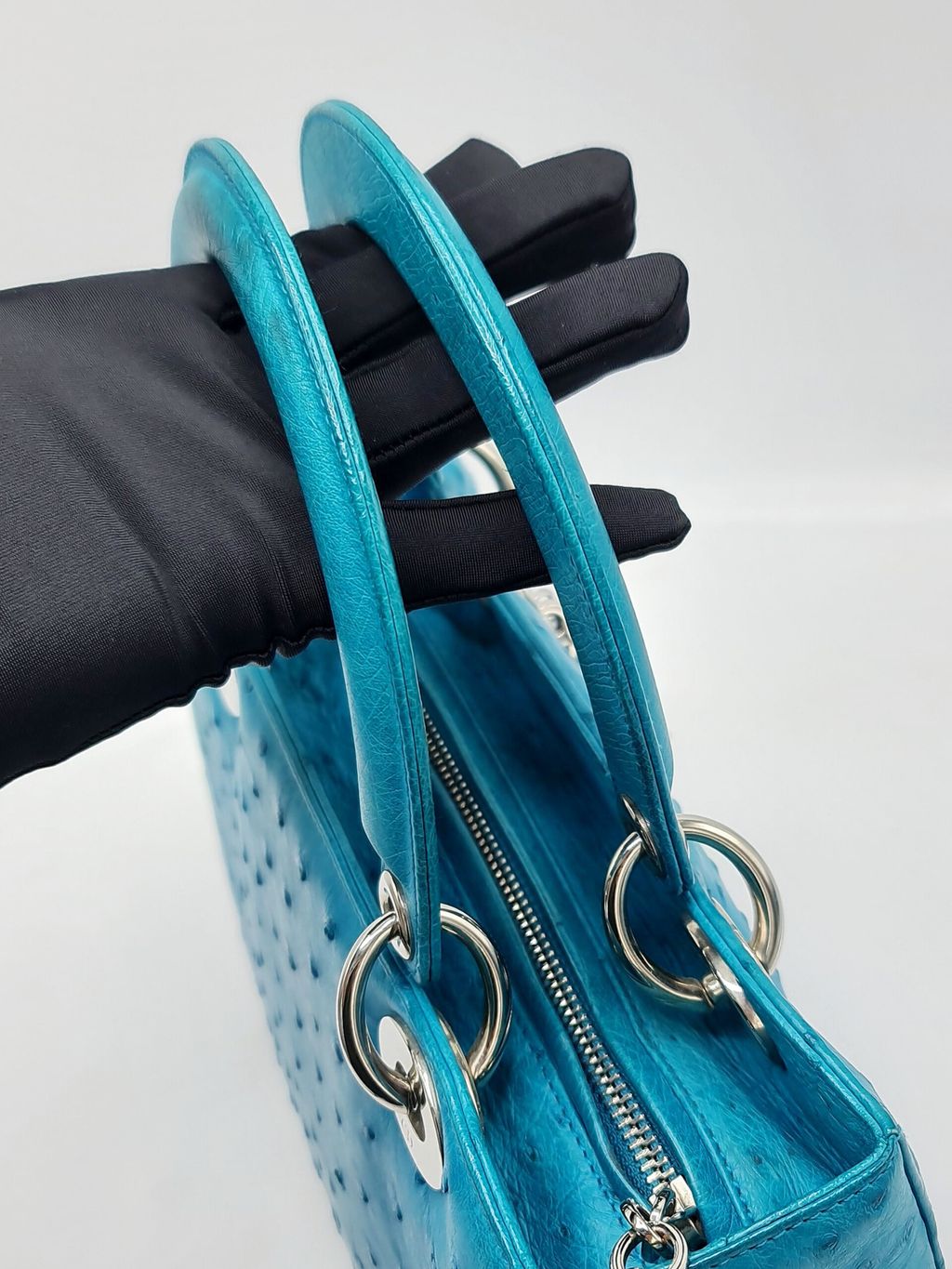 704d7e3c-de28-46a5-a59d-8d6638dad7bd