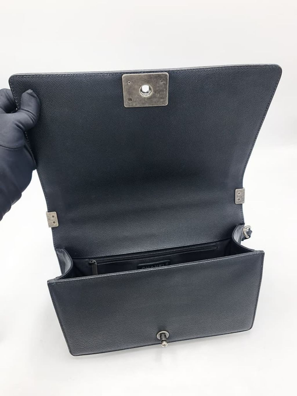 eeb590cb-3e44-4cd1-8d12-2db79b55e02c