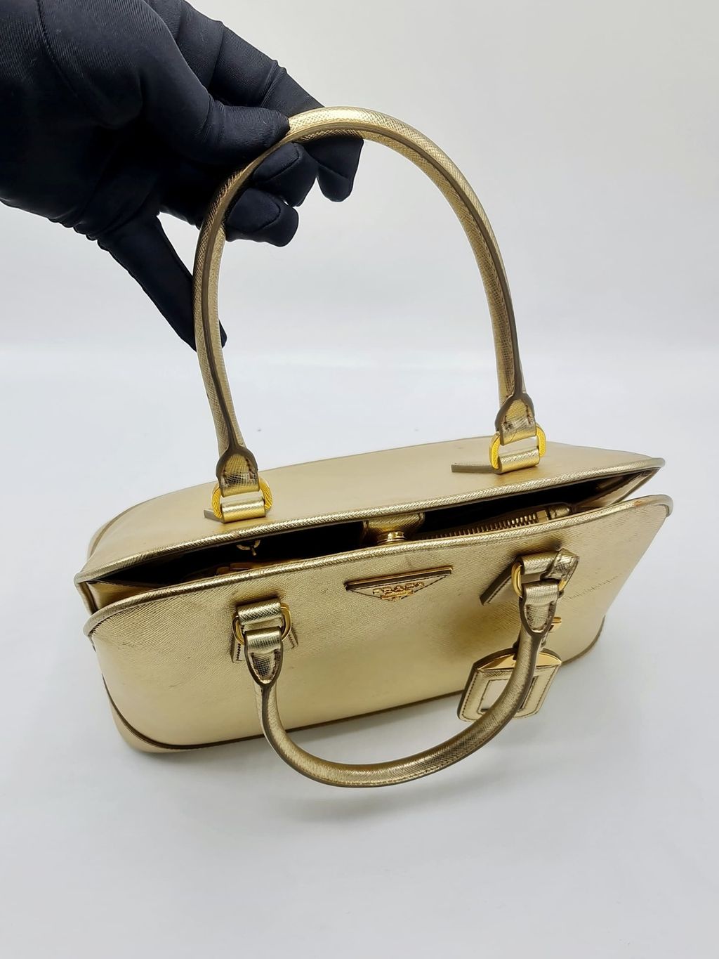 9cf13f39-77e1-4a7d-bf75-c59ec8e69af6