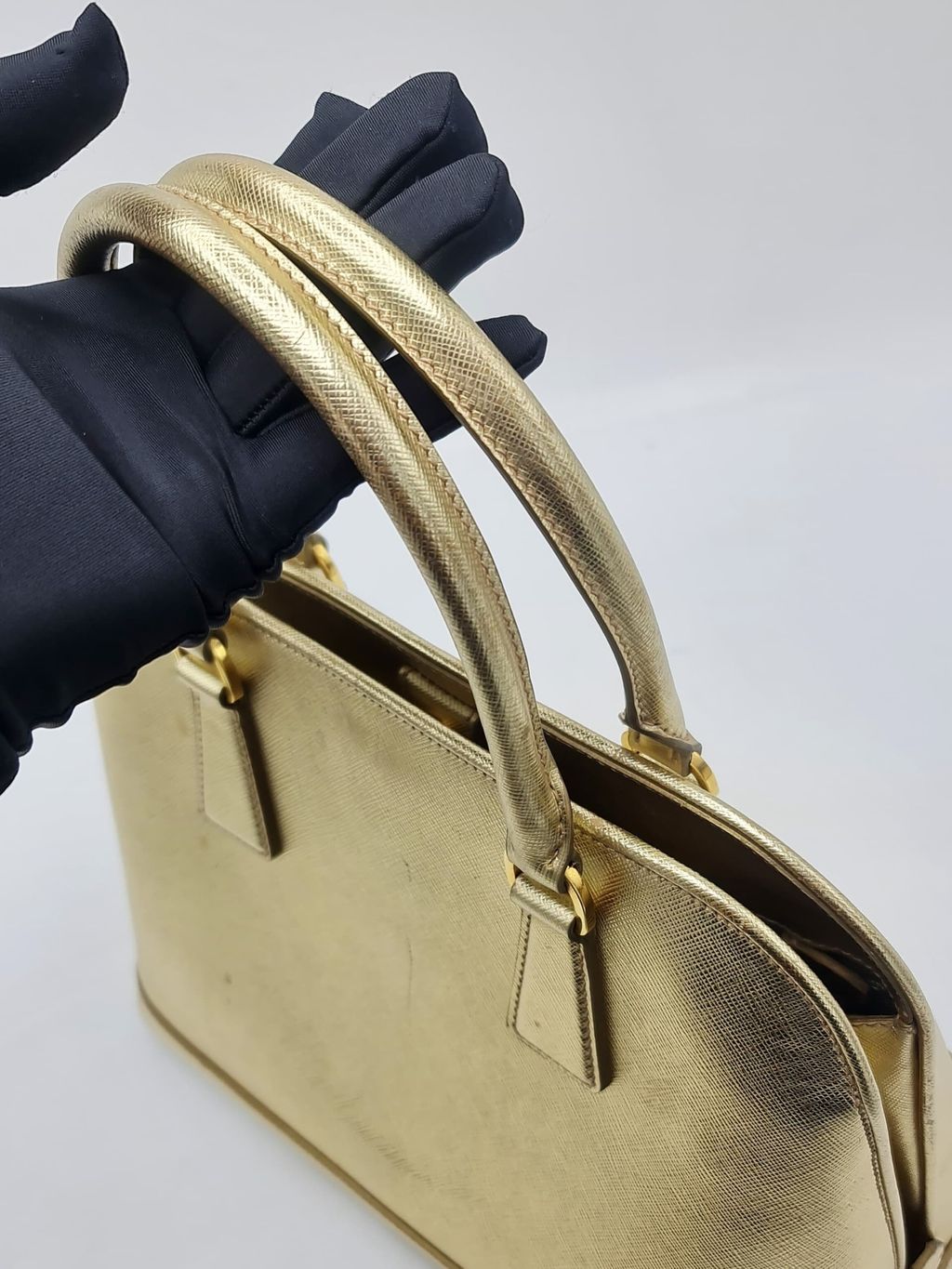 6c2b5aad-2b2e-4c28-af87-439afab6a880