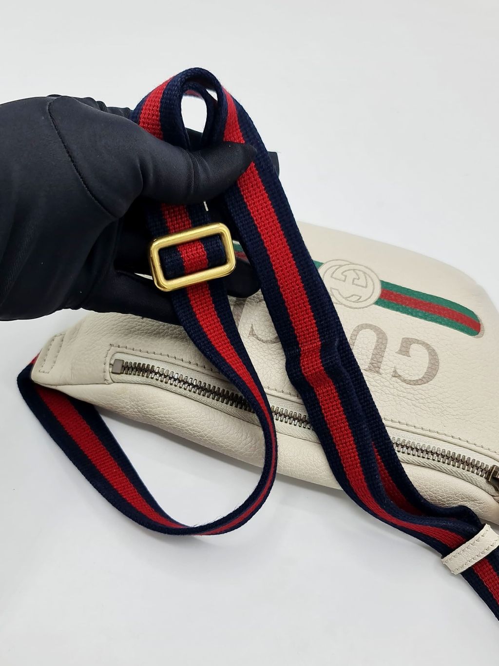 b80d4afd-95ff-4cd3-b796-be50ccca3c1c