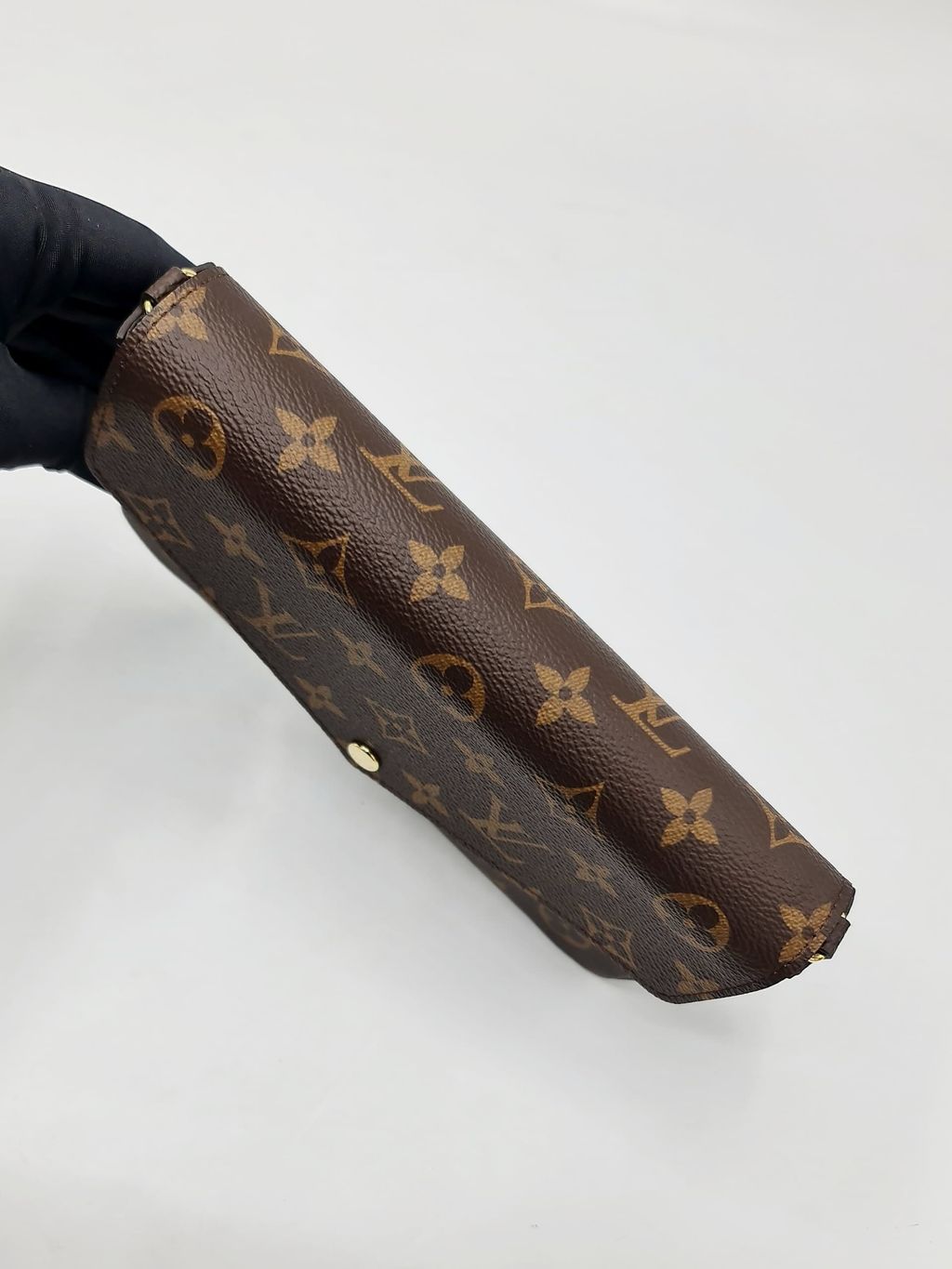 aa3776ef-0d92-460b-994a-78a2b5e3baca