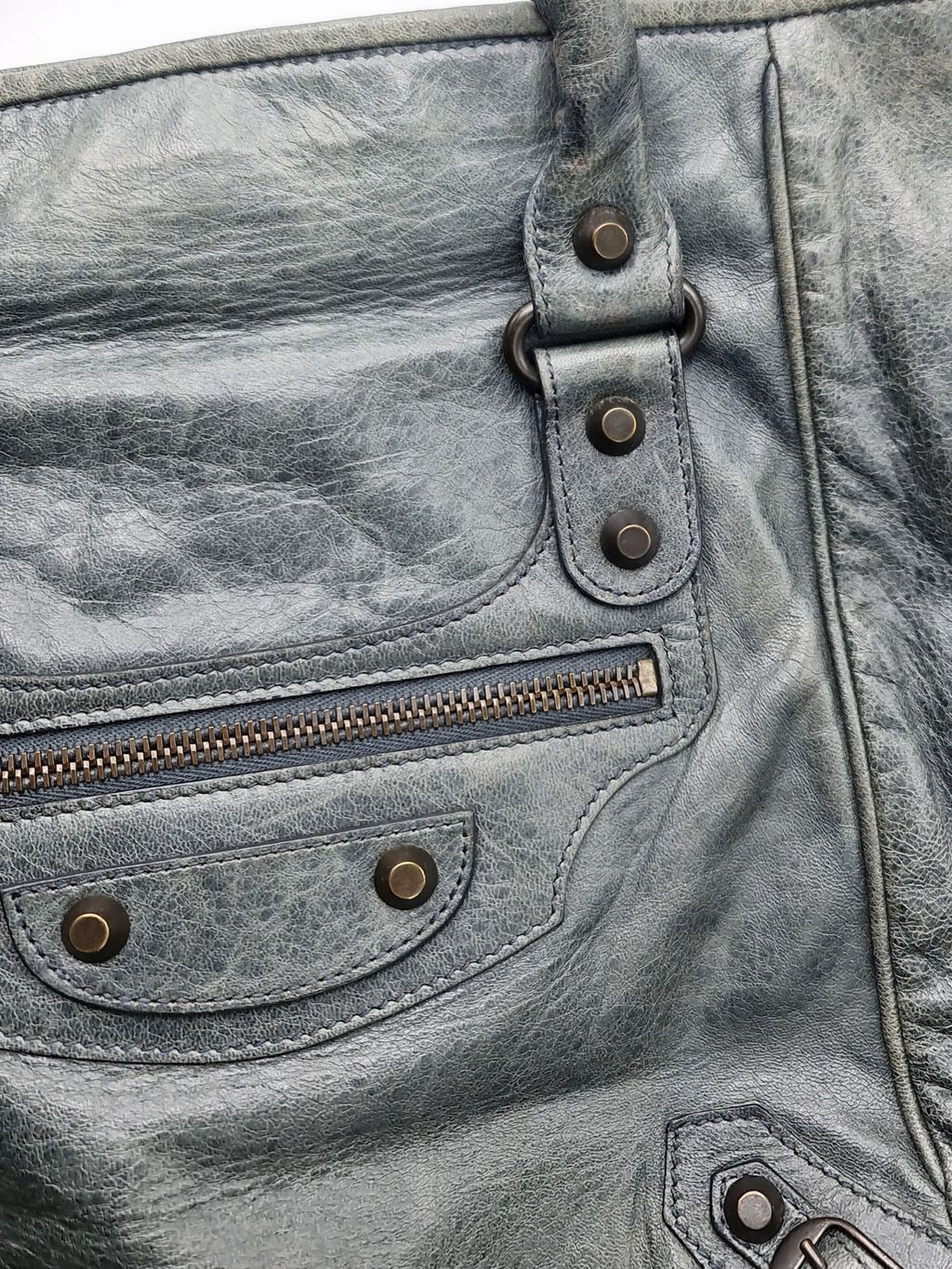 30db20ec-d4cd-4f59-8189-59017a03e53f