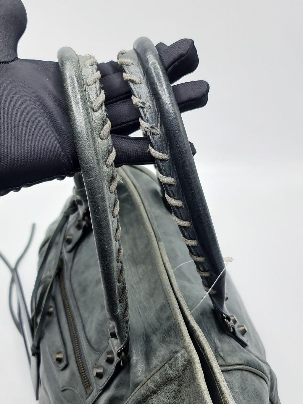 26e10fdb-d268-408e-814b-4230fa941b2b