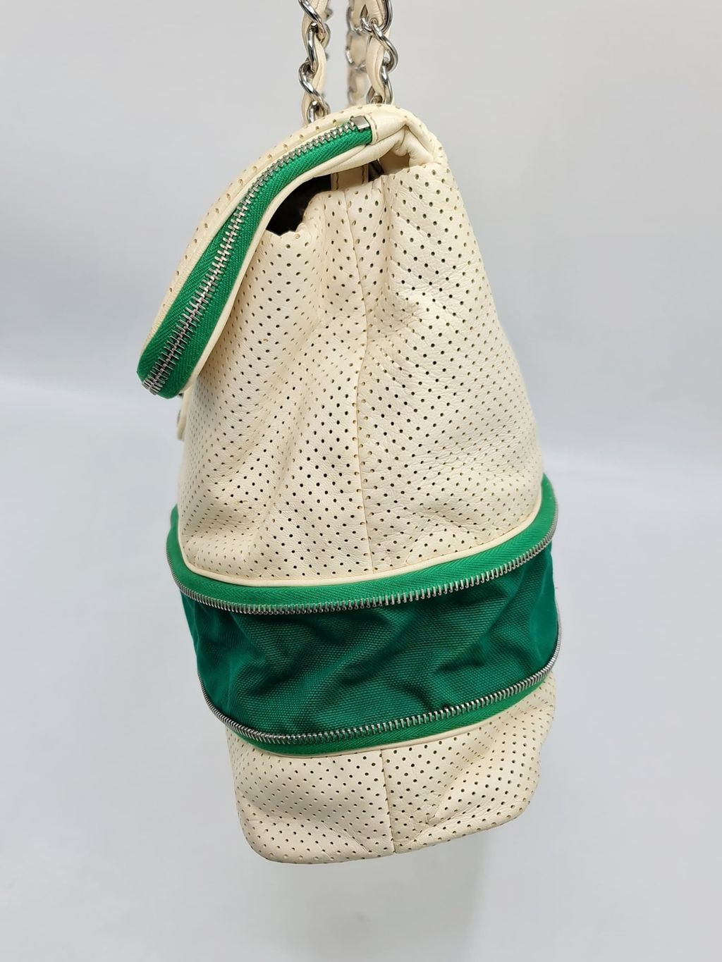 dfa97d85-bcd2-4d44-8bb7-08812640086b