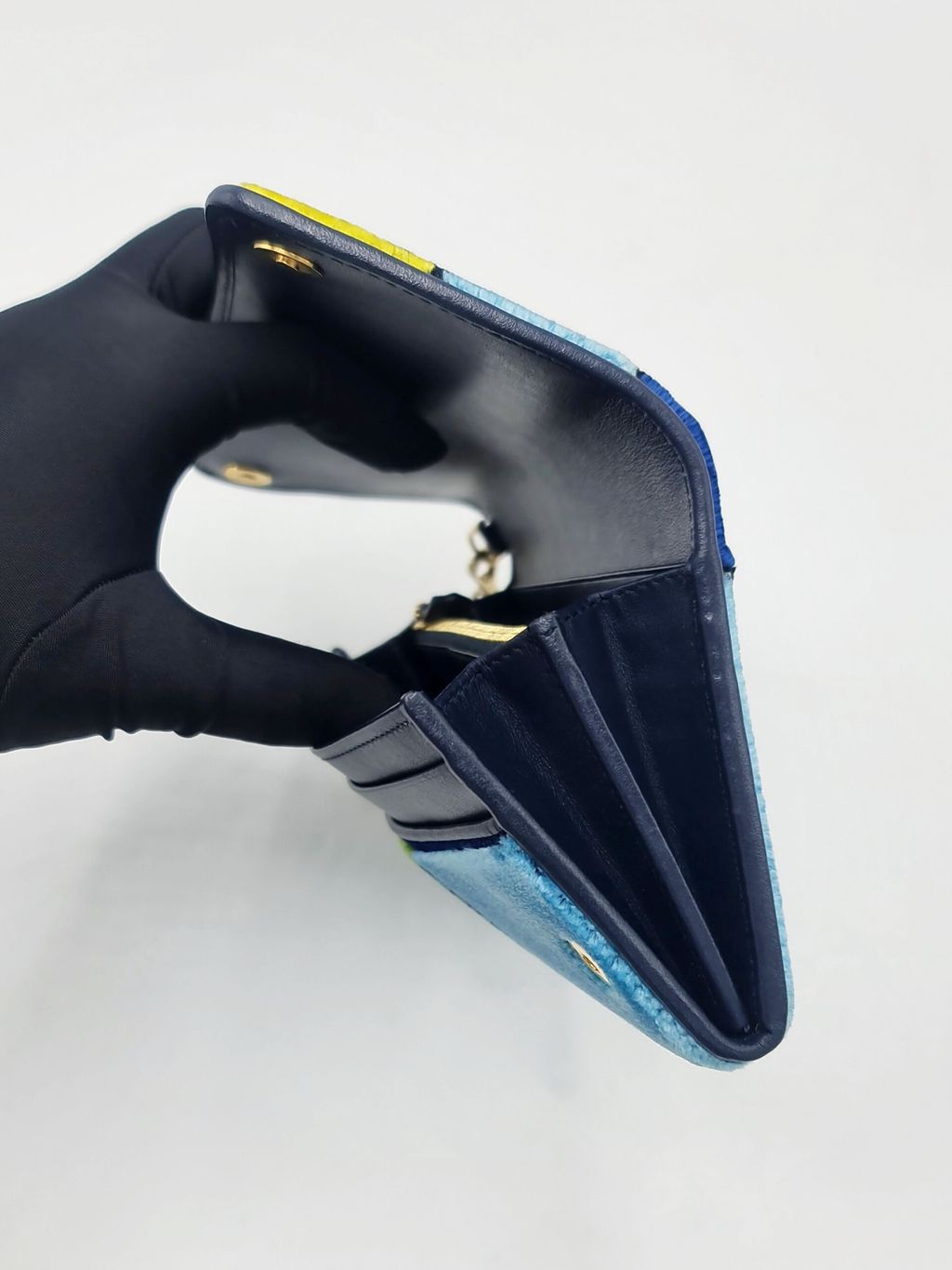 dcd0dbbd-3ff7-4803-bc43-2544536677aa