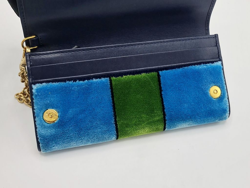 73b08fcd-b3e6-427f-8763-1c0f845fde1c