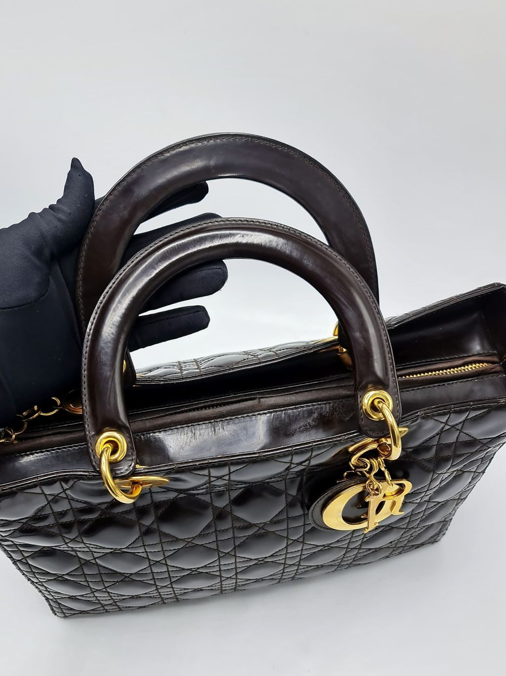 adf5dcf4-5221-4f30-bc02-546ea70dbd41