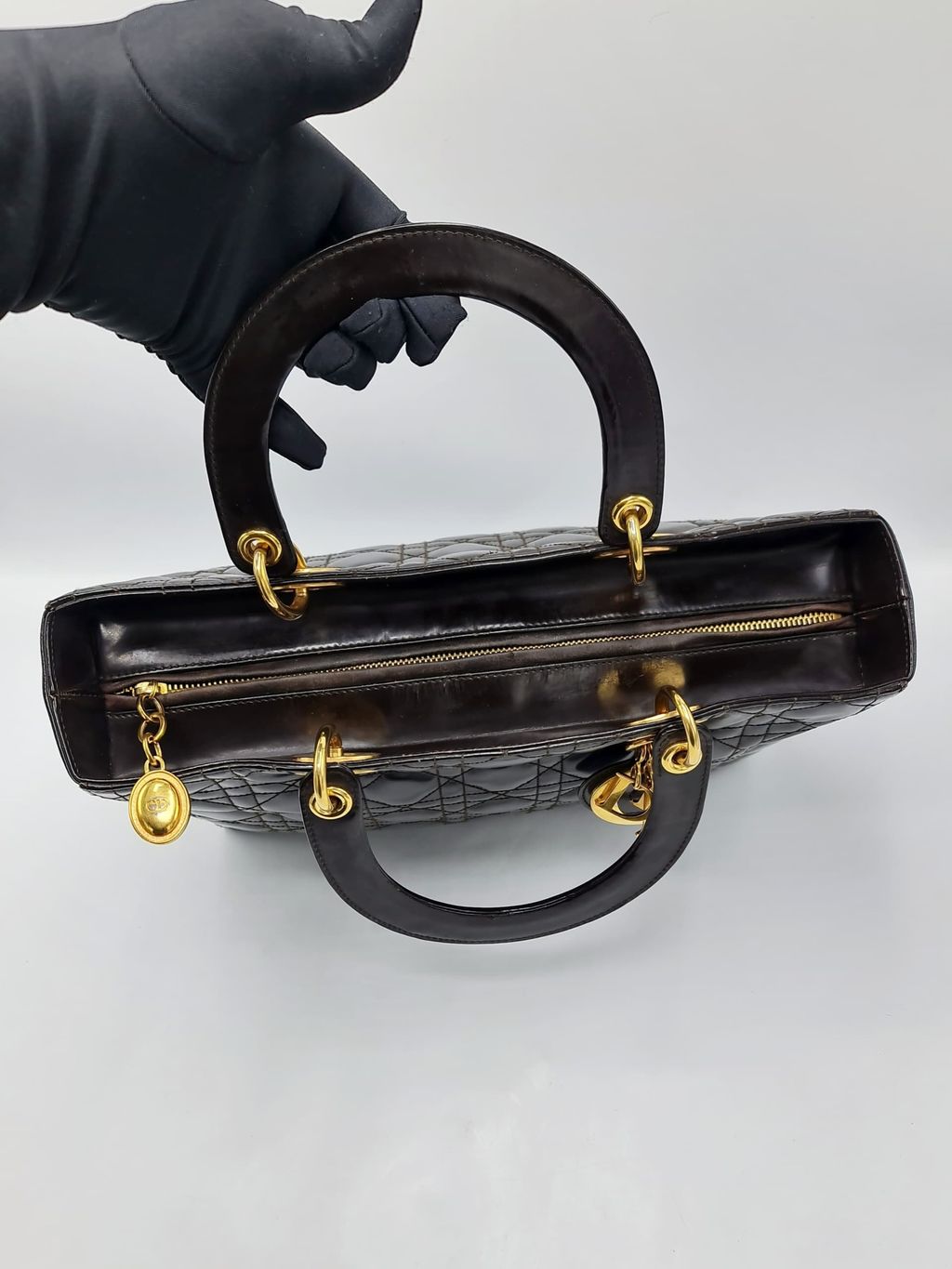 da535103-f37e-44e8-a24c-a59566a5d18e