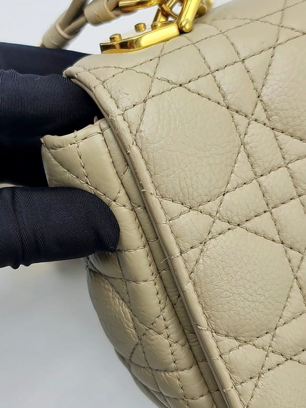 03c3a22a-f74b-44a0-9c53-72bb0f490b6b