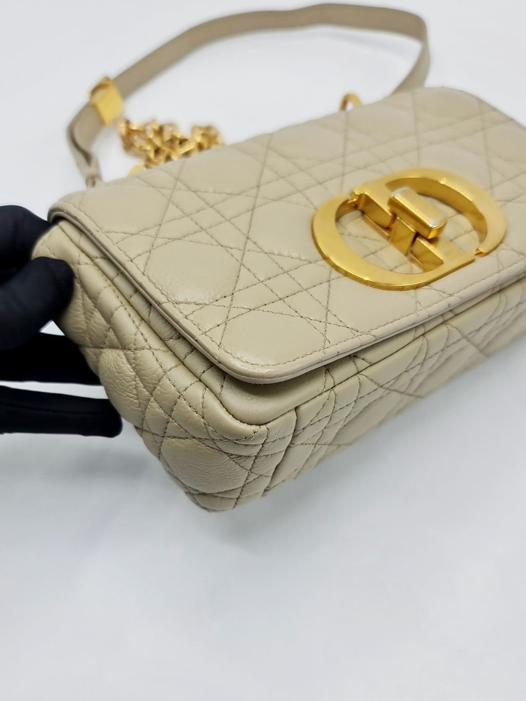 1ff1d1e4-4e8b-4d6d-b737-e34bbd821cb5