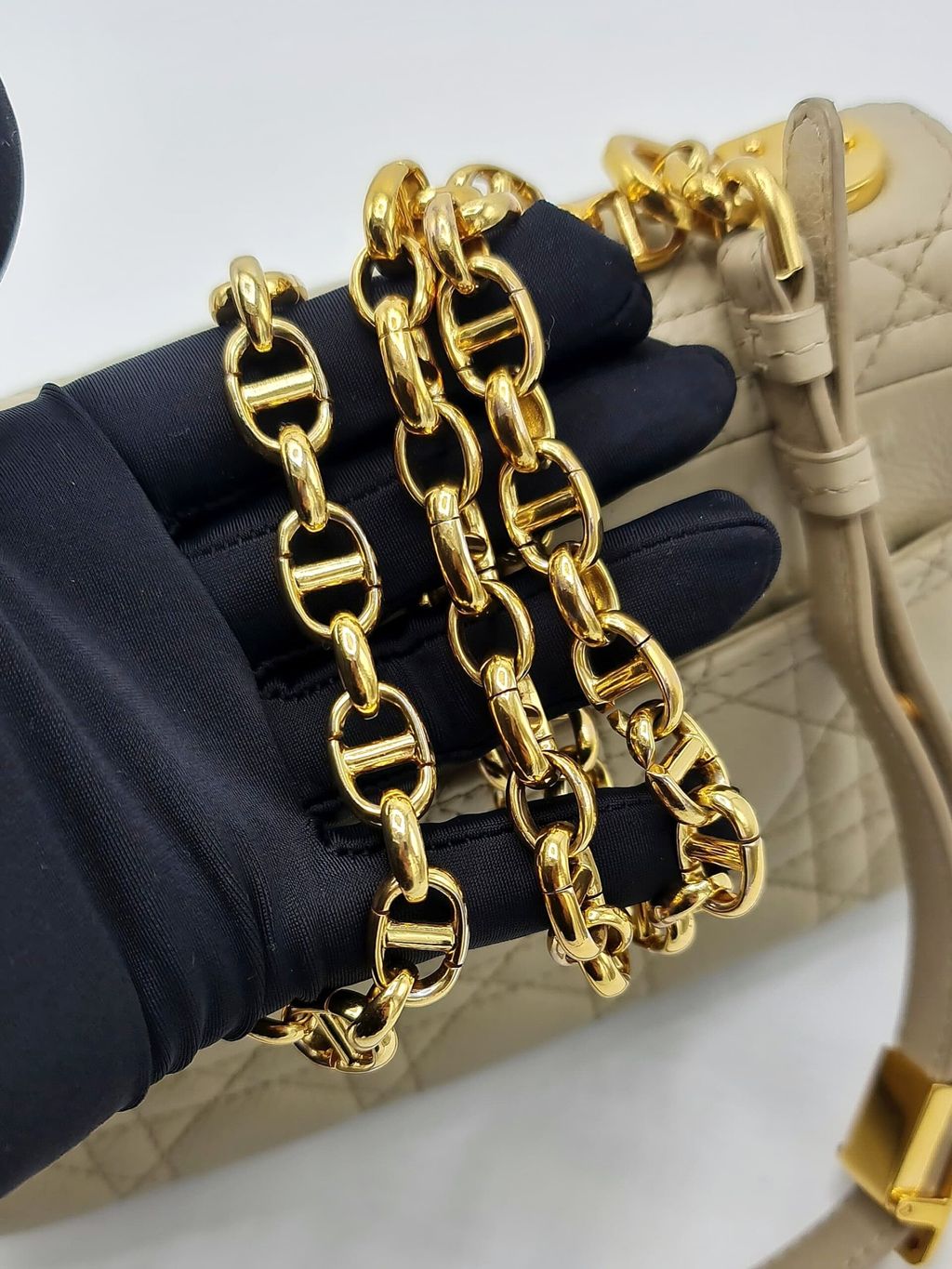 0ea59600-115a-4357-8b7c-5085b96482b8