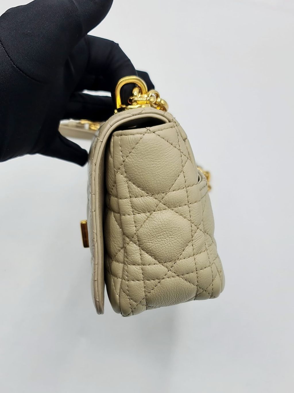 2061065f-7a93-4ed4-be22-f1343be5a380