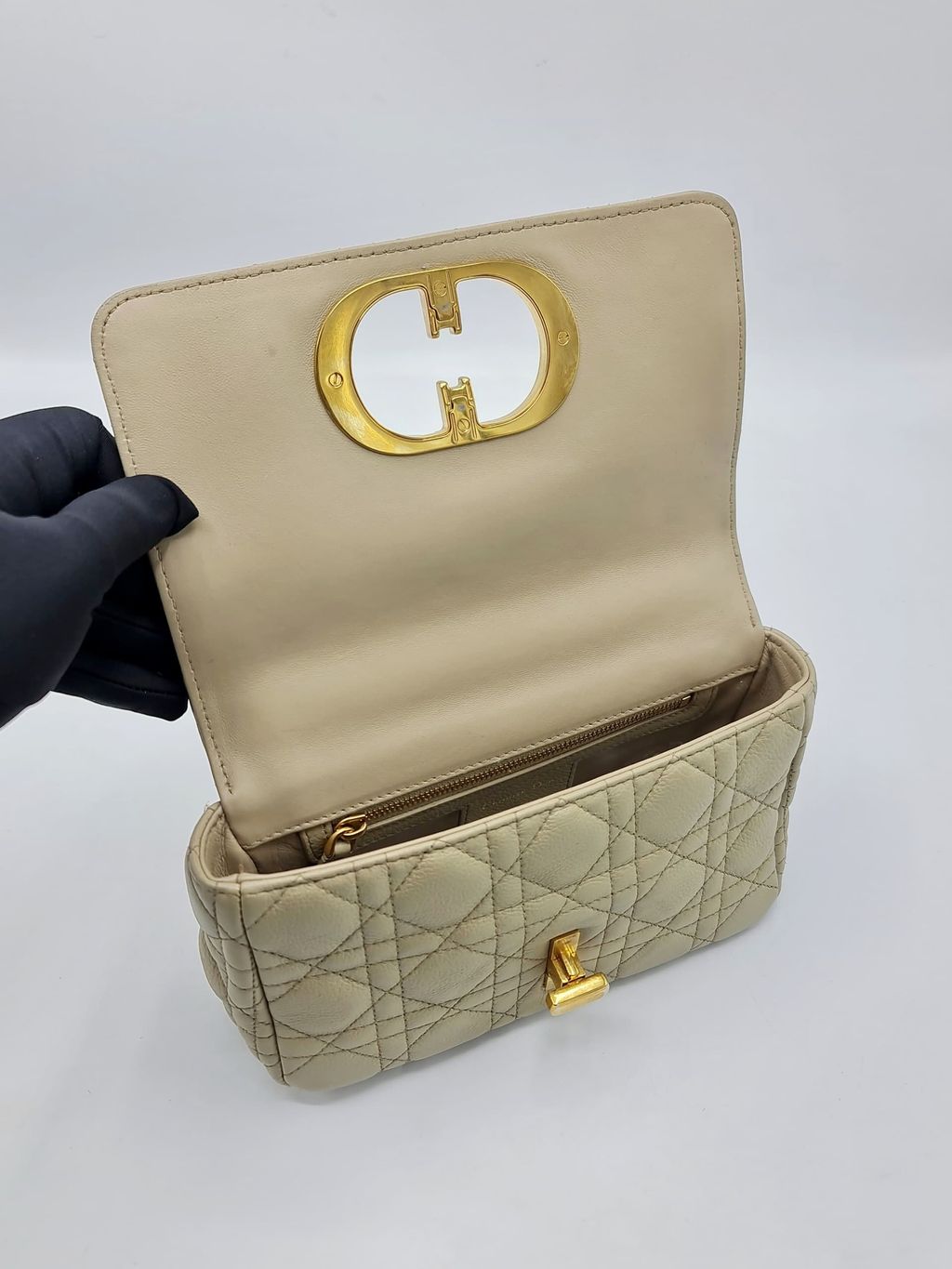 e3888d90-e586-4afa-9ba2-3cd6186822df