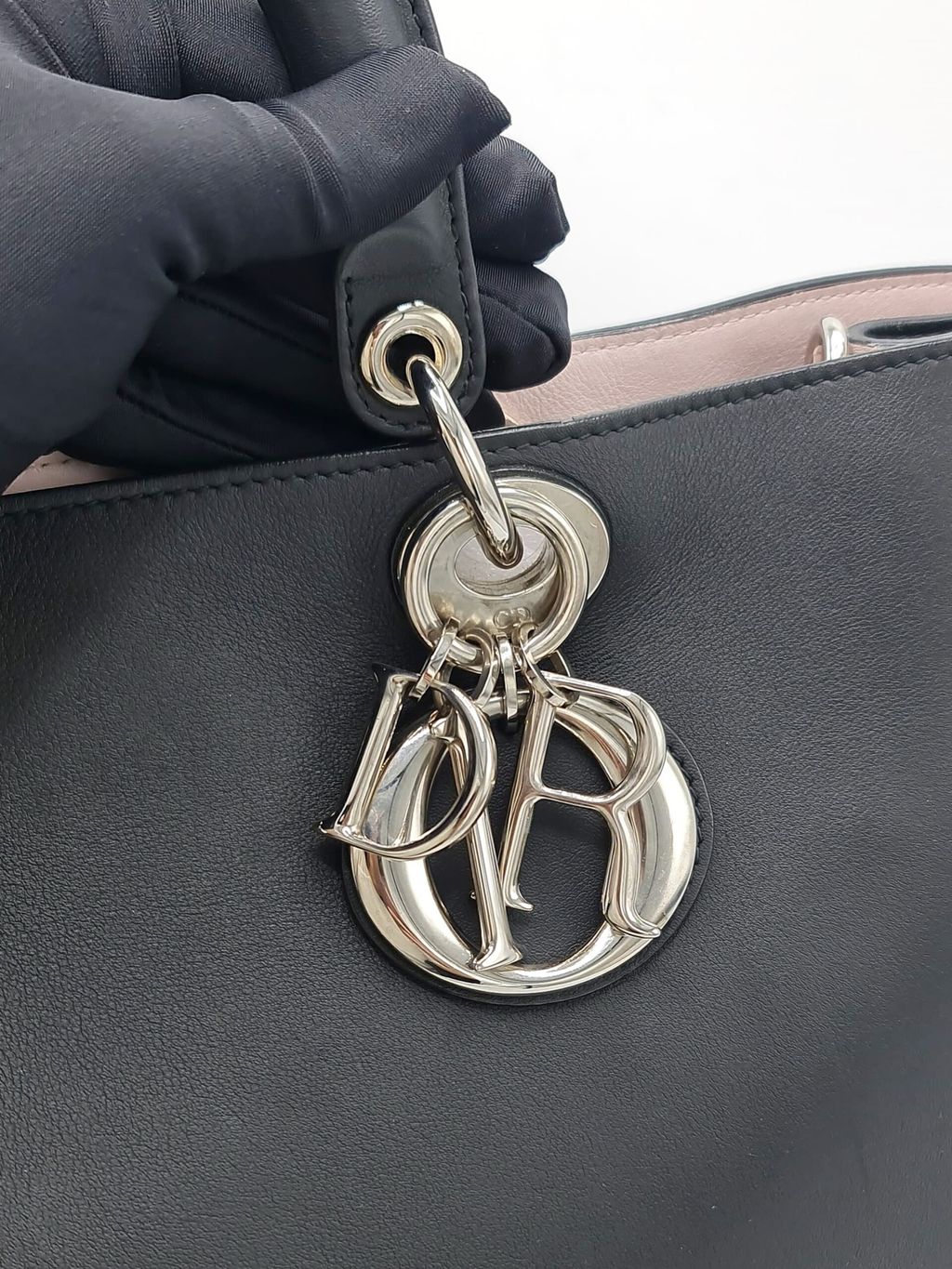 4989a917-71b9-41db-bd5f-0430bee2b098