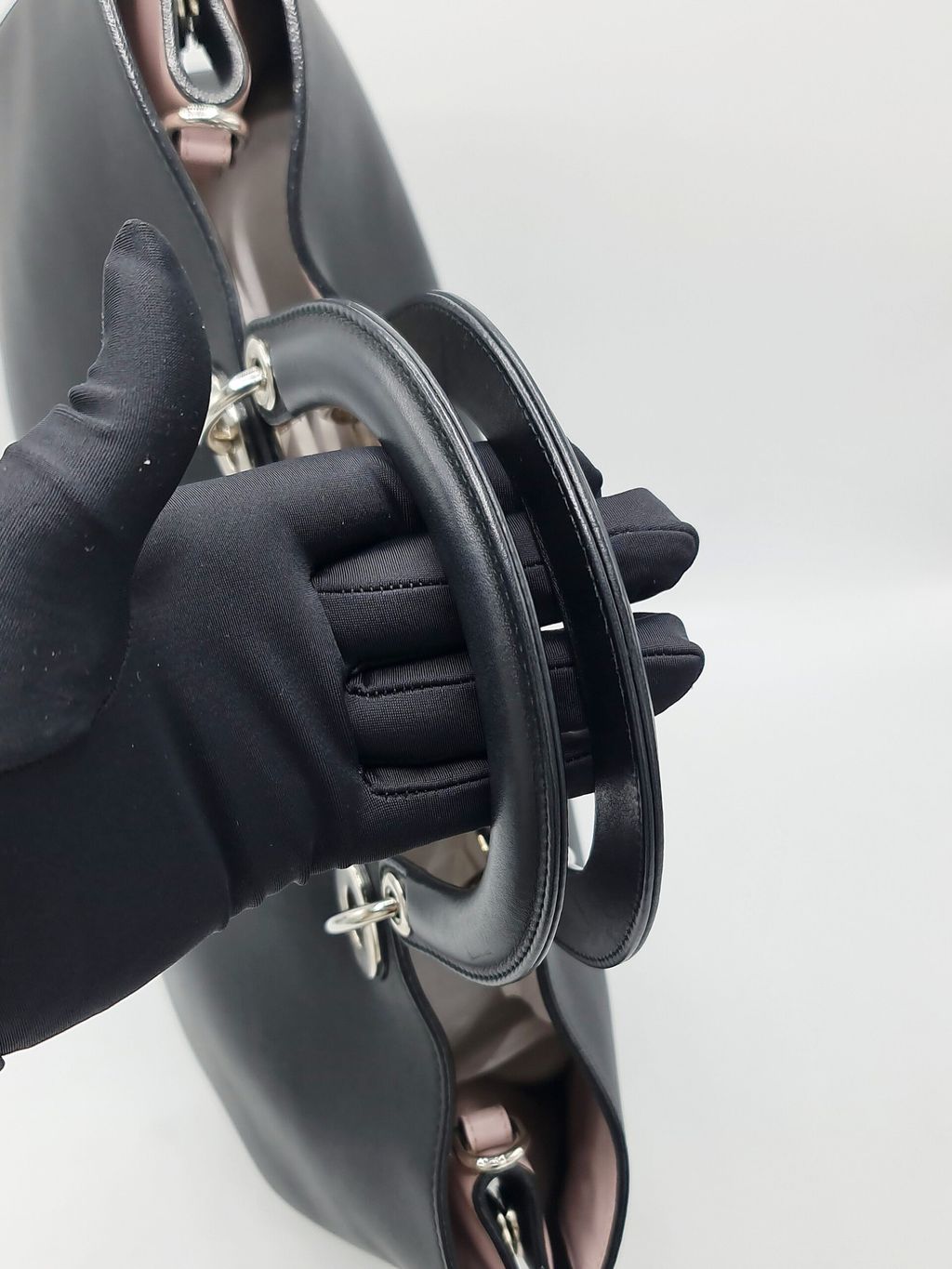 fa76d106-cd61-47d9-af81-ab473f3a6521