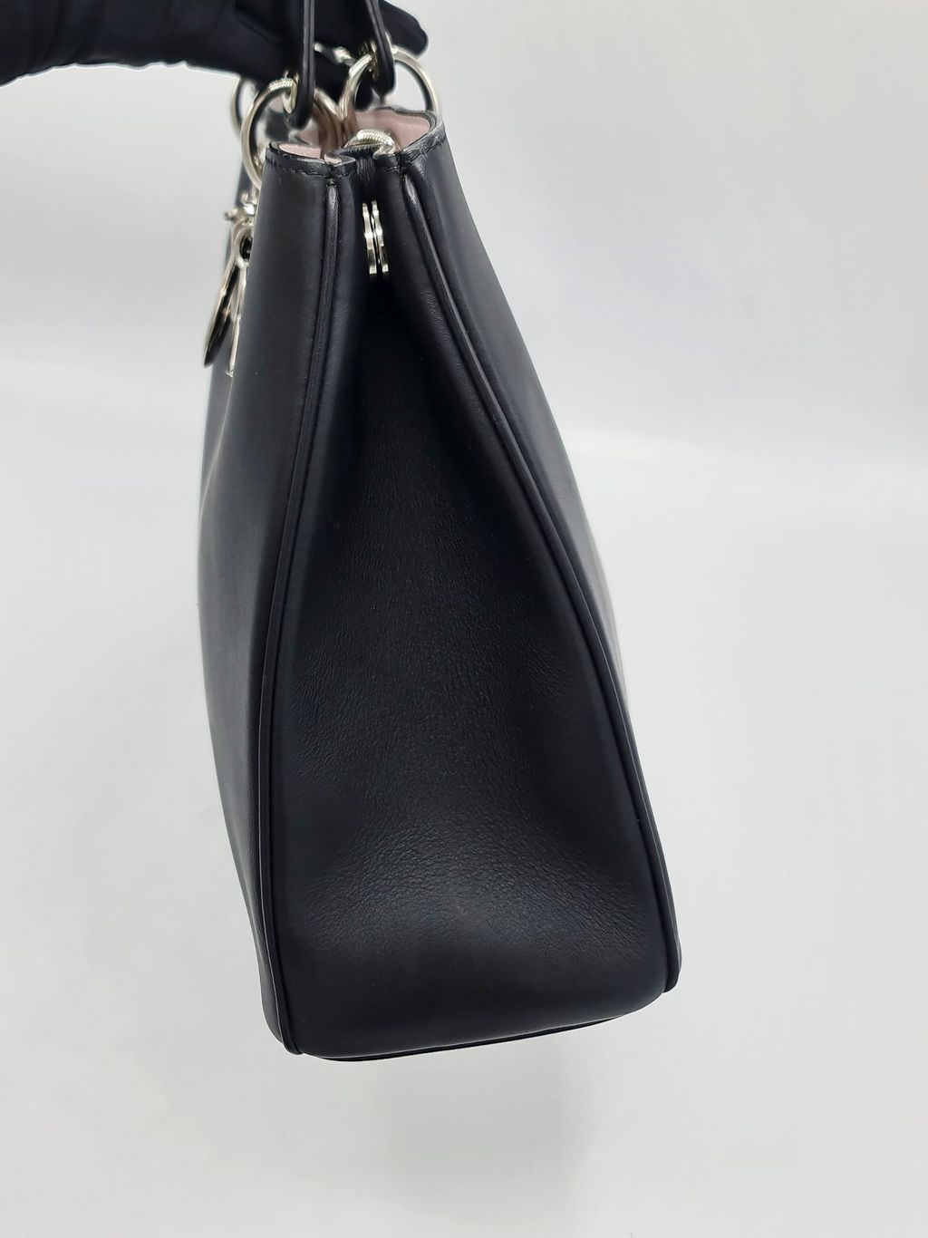 301a193f-5b23-49db-8727-e55c65516eca