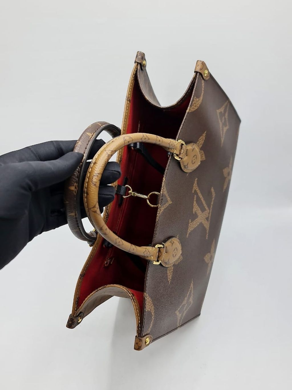 c56713ad-6dd0-40bc-8160-3e7cb436fbf1