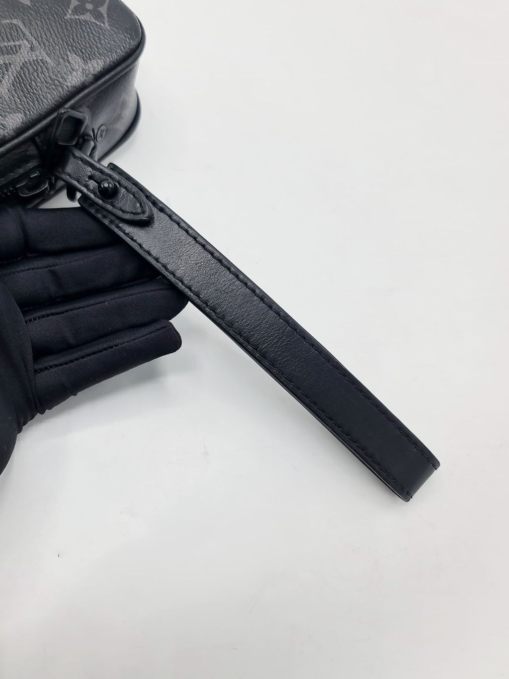 a4b5315b-11f3-49e4-8615-a32405f779ee