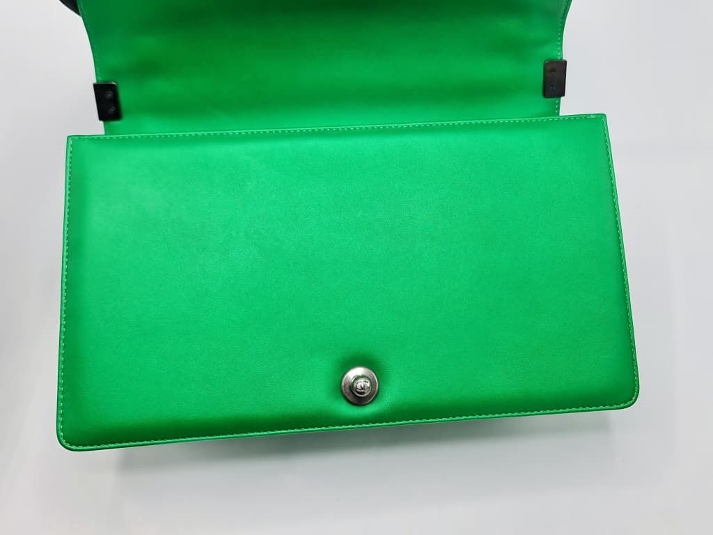 13c895d9-a263-4536-8f88-1b833773a435