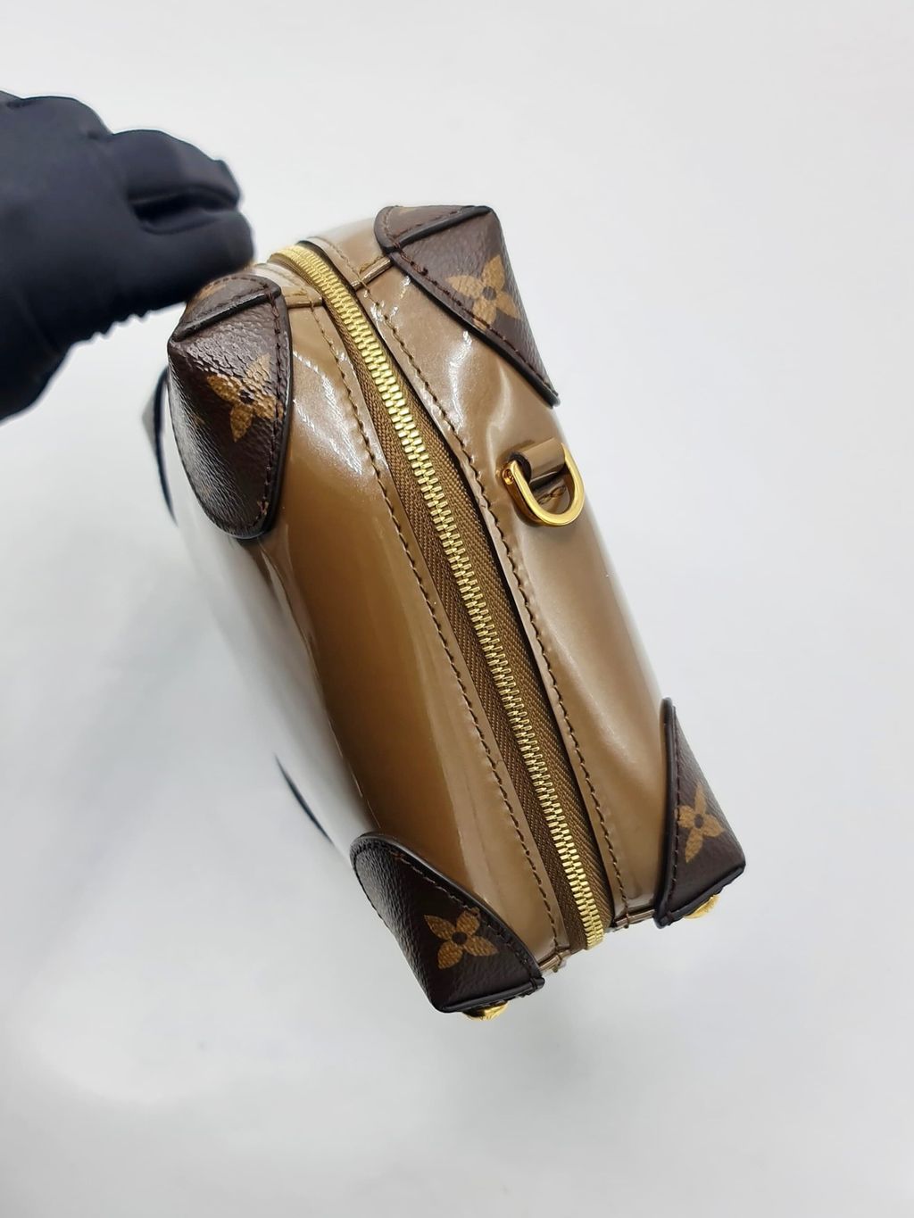 222aff03-ca84-45c9-823f-2b36330ec8e7