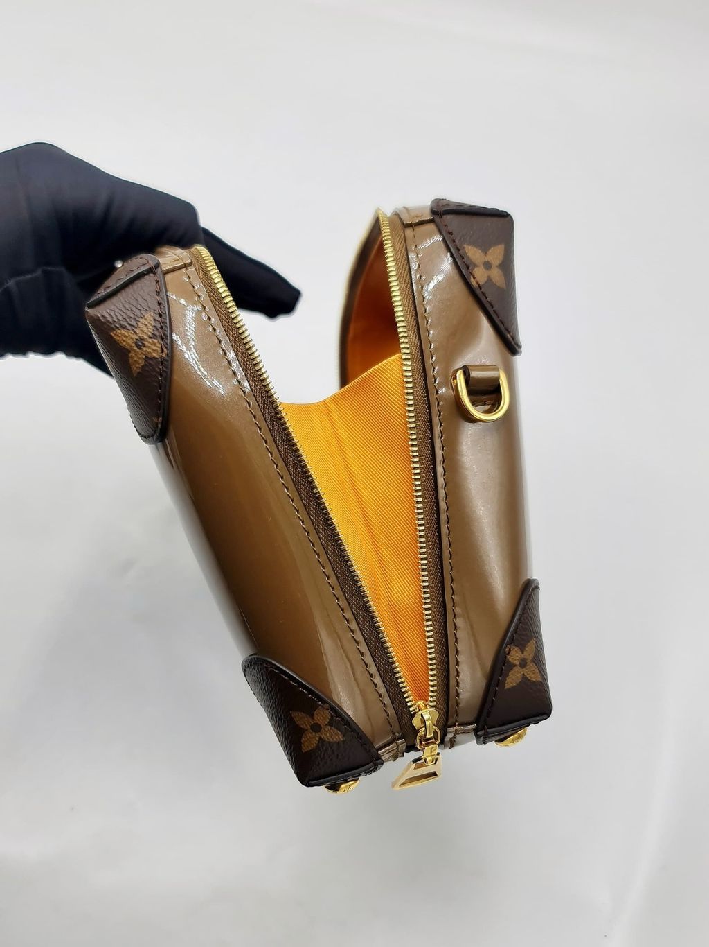 b4c56d54-ab0a-41c1-9087-97e30da2b99e