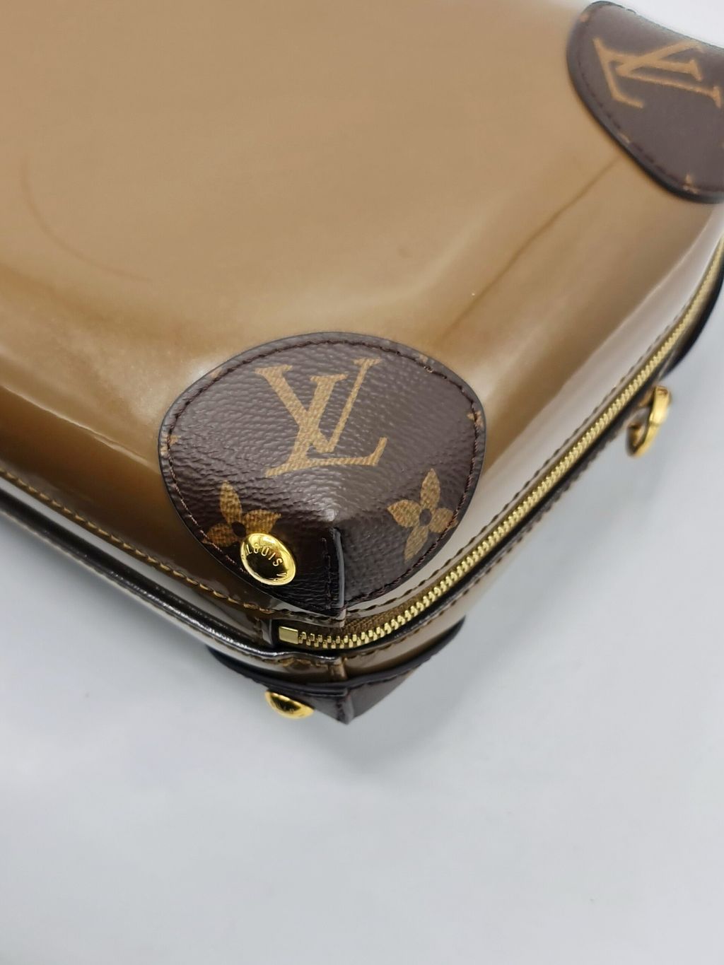 061d130c-3ba6-48f0-8c2c-4e2335513566