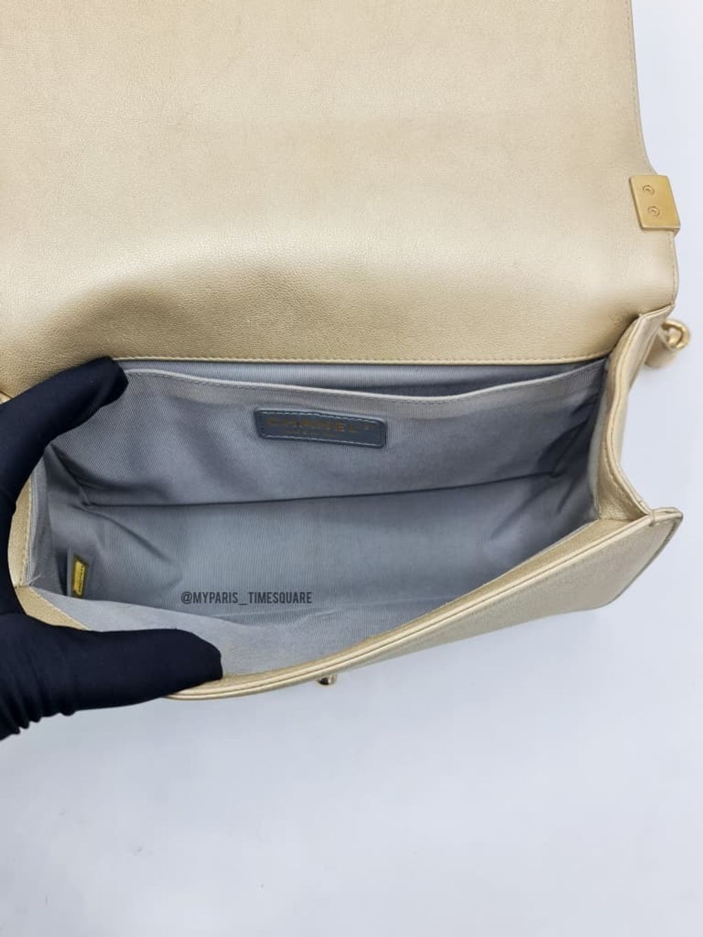 6da42a94-9f88-43ab-93b3-489d848ae433