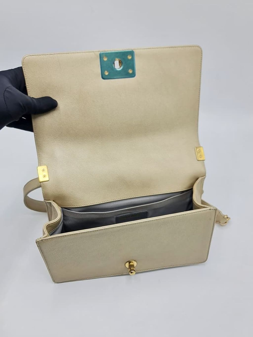 f22418d7-c66d-4128-8c1a-20a05de88bc5