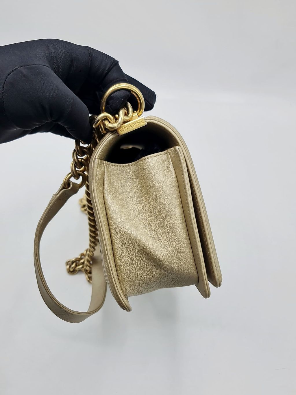 f8535fc0-0d0e-4404-9a28-8b78e2be0c43