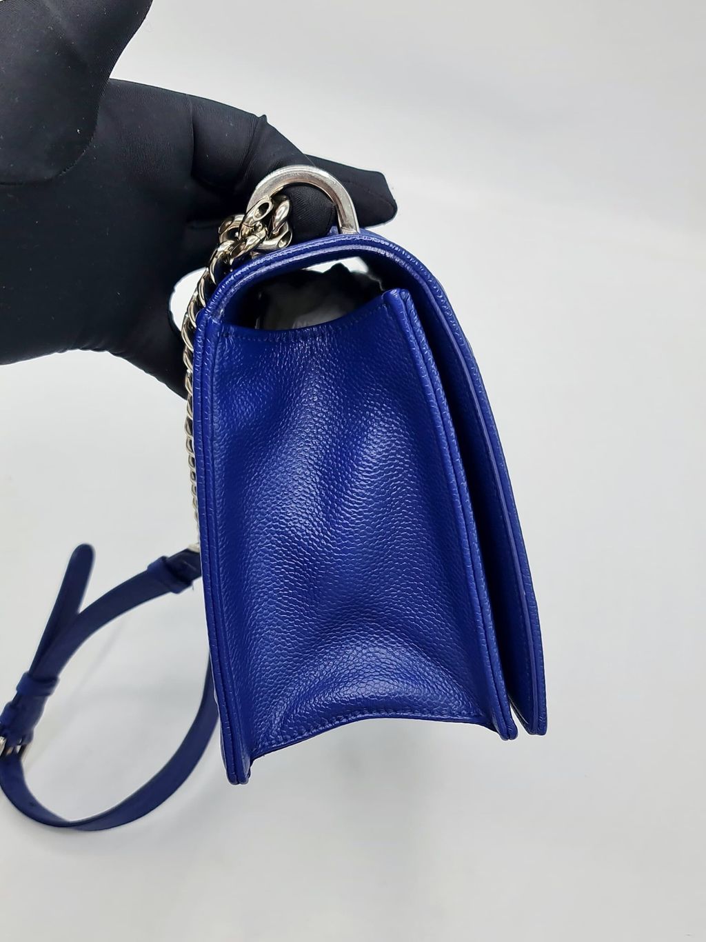 ba9b900f-dabe-4e07-a95a-6175a1073fab