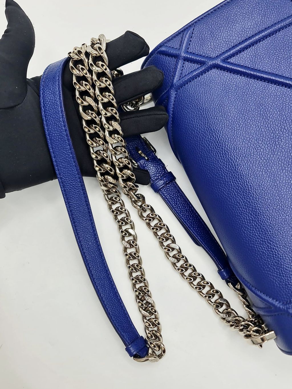 0fead804-d143-4062-9fb9-723be2493587