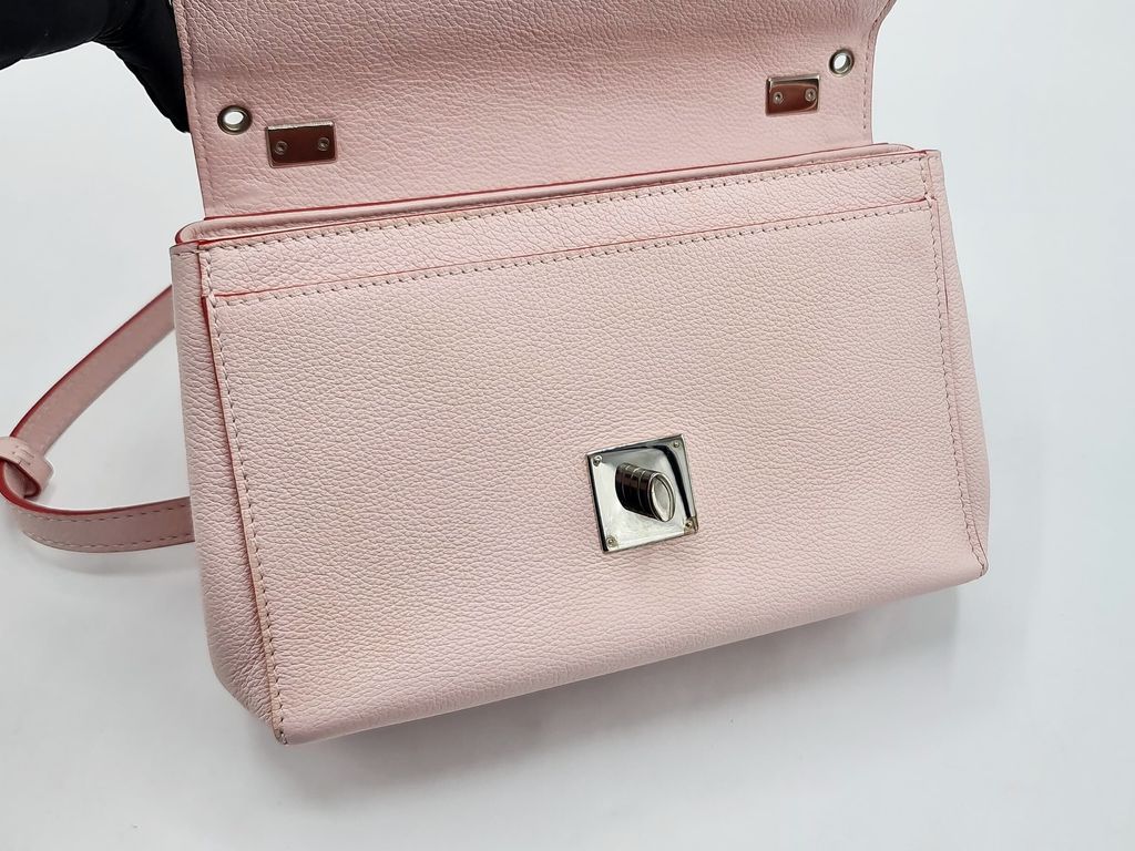 03c3f967-9821-4705-8848-49afed9f7bb2