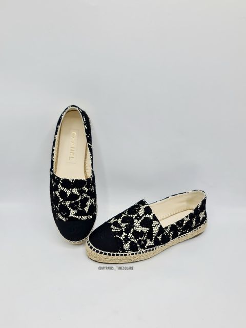 e7284287-e3a8-4e94-993e-9e9c1942ca92