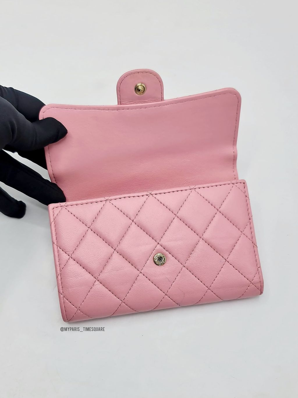 05f1a9e6-b26c-4b67-9de0-e086a4eb0c7b