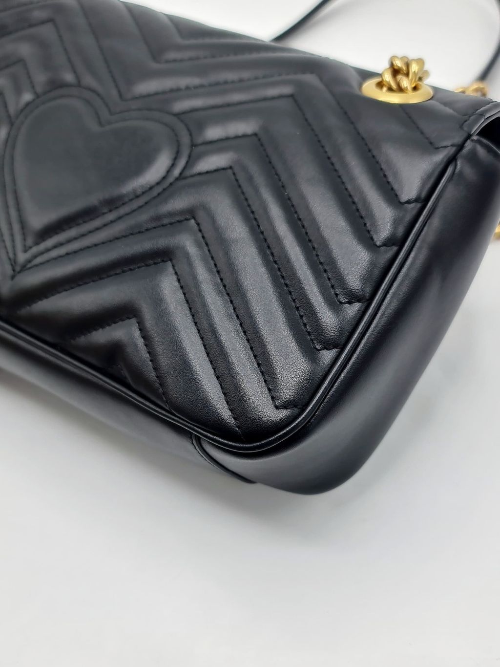 c1ddb976-b573-42e3-ac80-7762dfac9f40