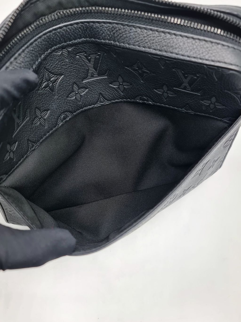 6b3f9093-0002-4269-bffd-b019adade205