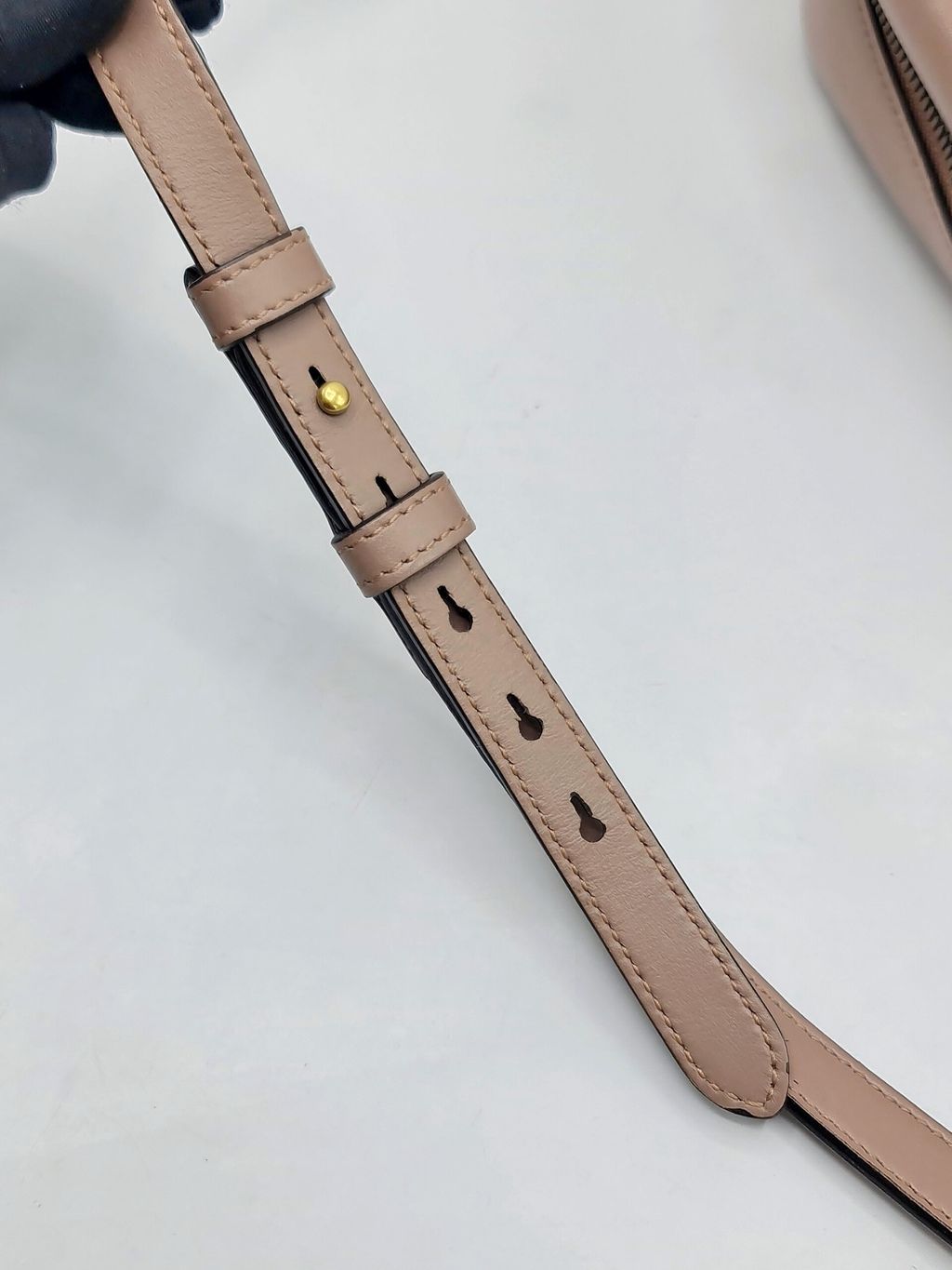 24ae00ba-b3a7-41a5-9195-4277c9f2510c