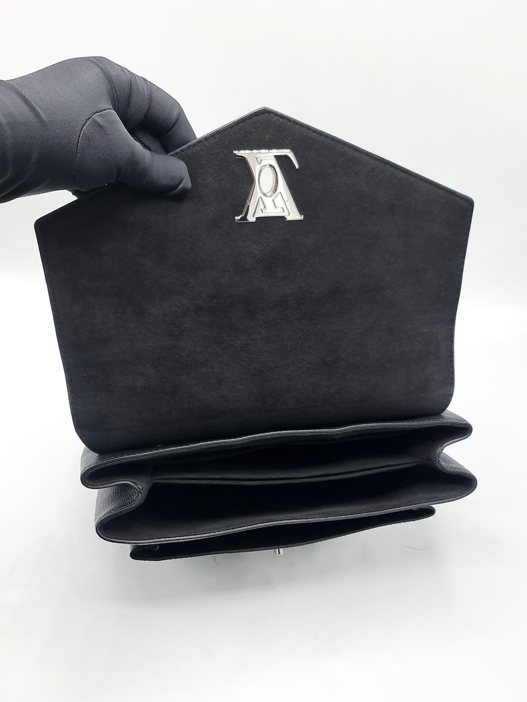 a7b18a2d-564d-4d81-a1f1-d874ae1e0f32