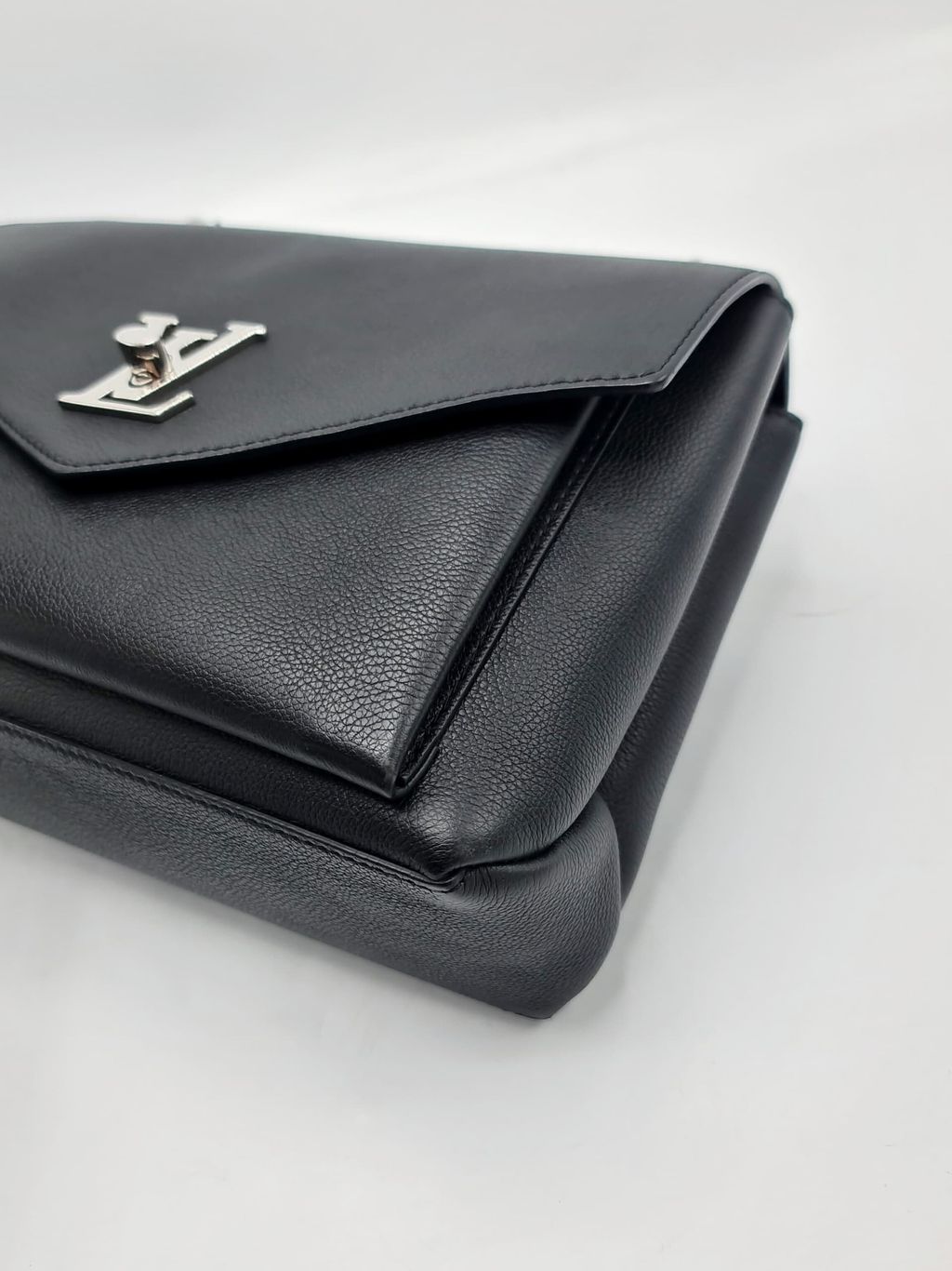 43922176-dfa2-4f85-b80a-75e6b6f97f6c