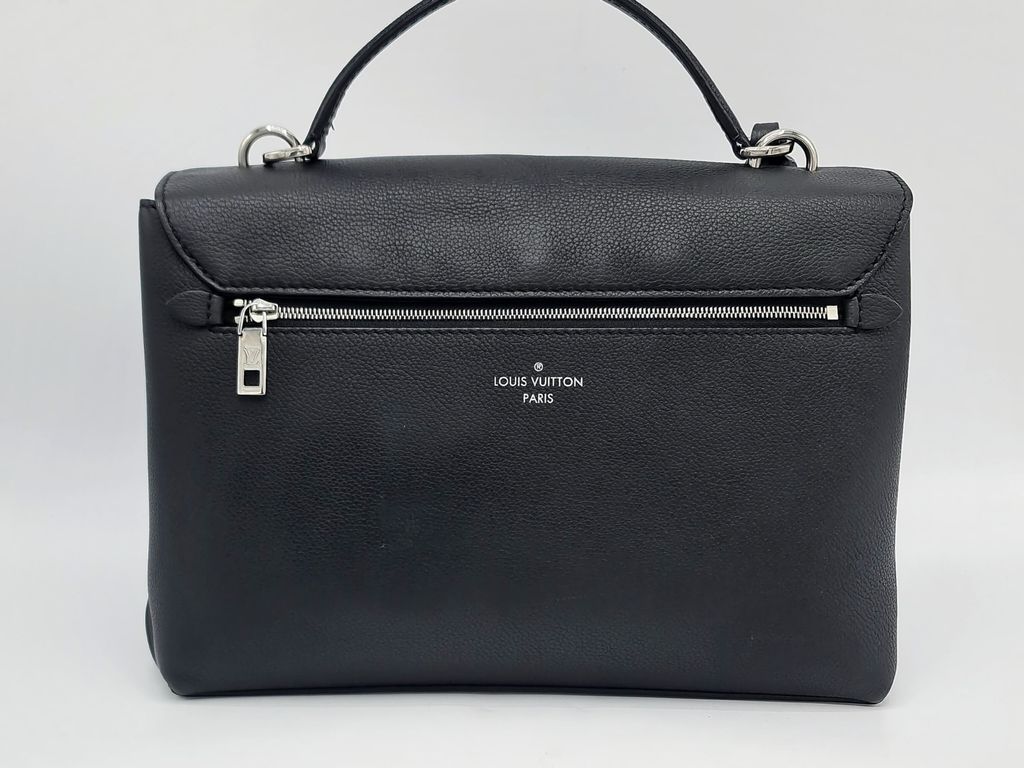 22bca3bf-ce0b-41ed-8161-7b1d915c2d33