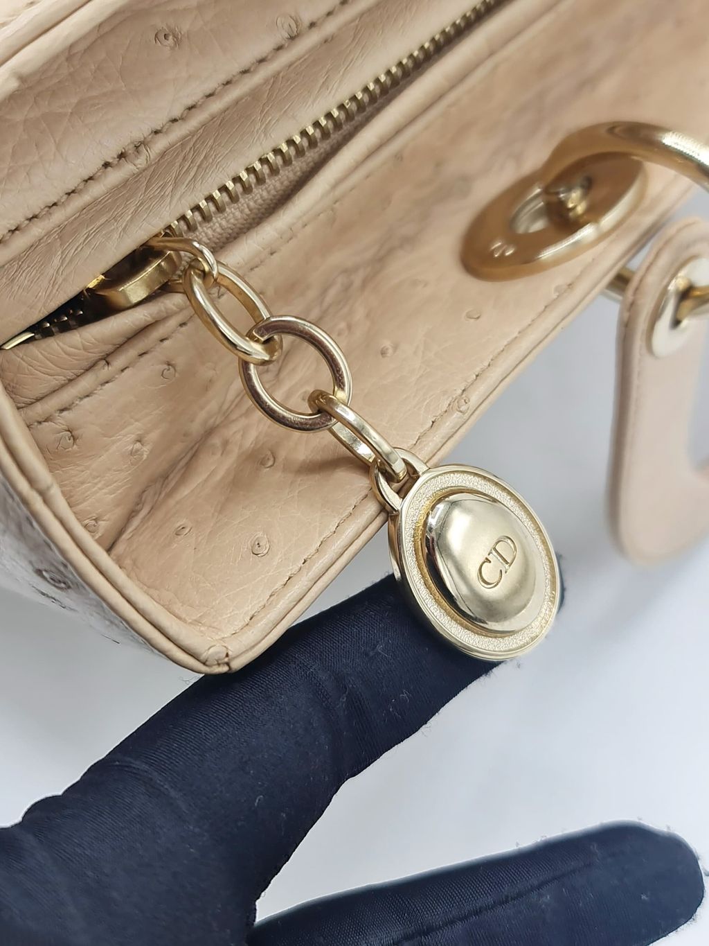 bdbe3d09-c715-4592-83bd-772f9f4919a3