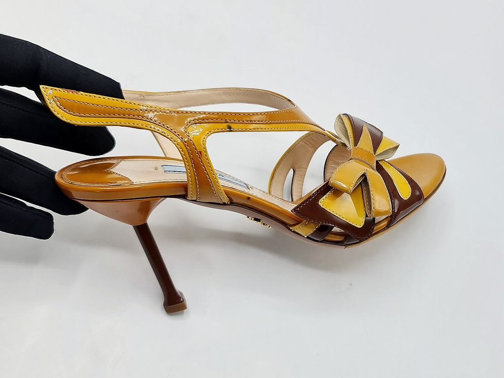 65f07f56-c2b0-4e4e-a3b4-7cff1df6a4ad