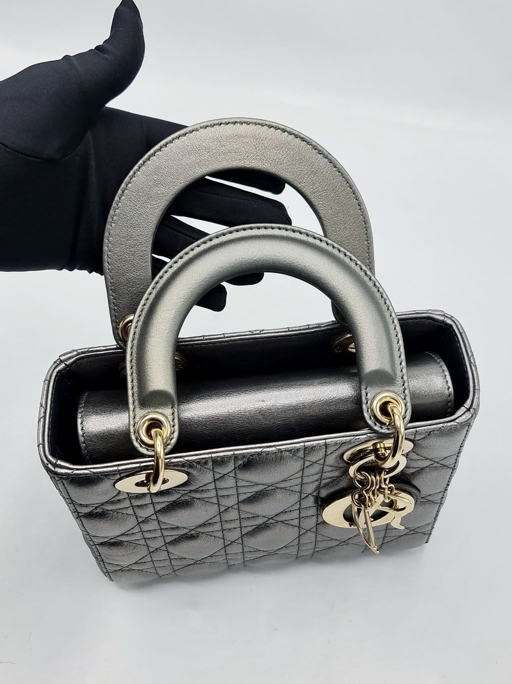 c7f6c949-c3e1-4a93-95fe-49bf37ef5a26