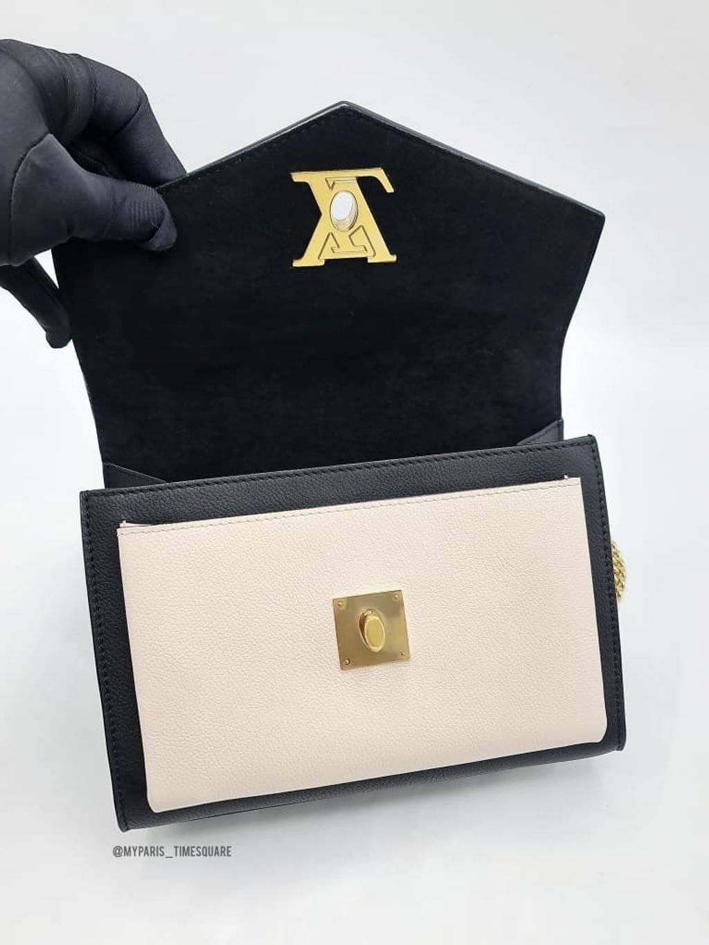 0065ff2b-44d7-4deb-8e35-f3e8b24a4802