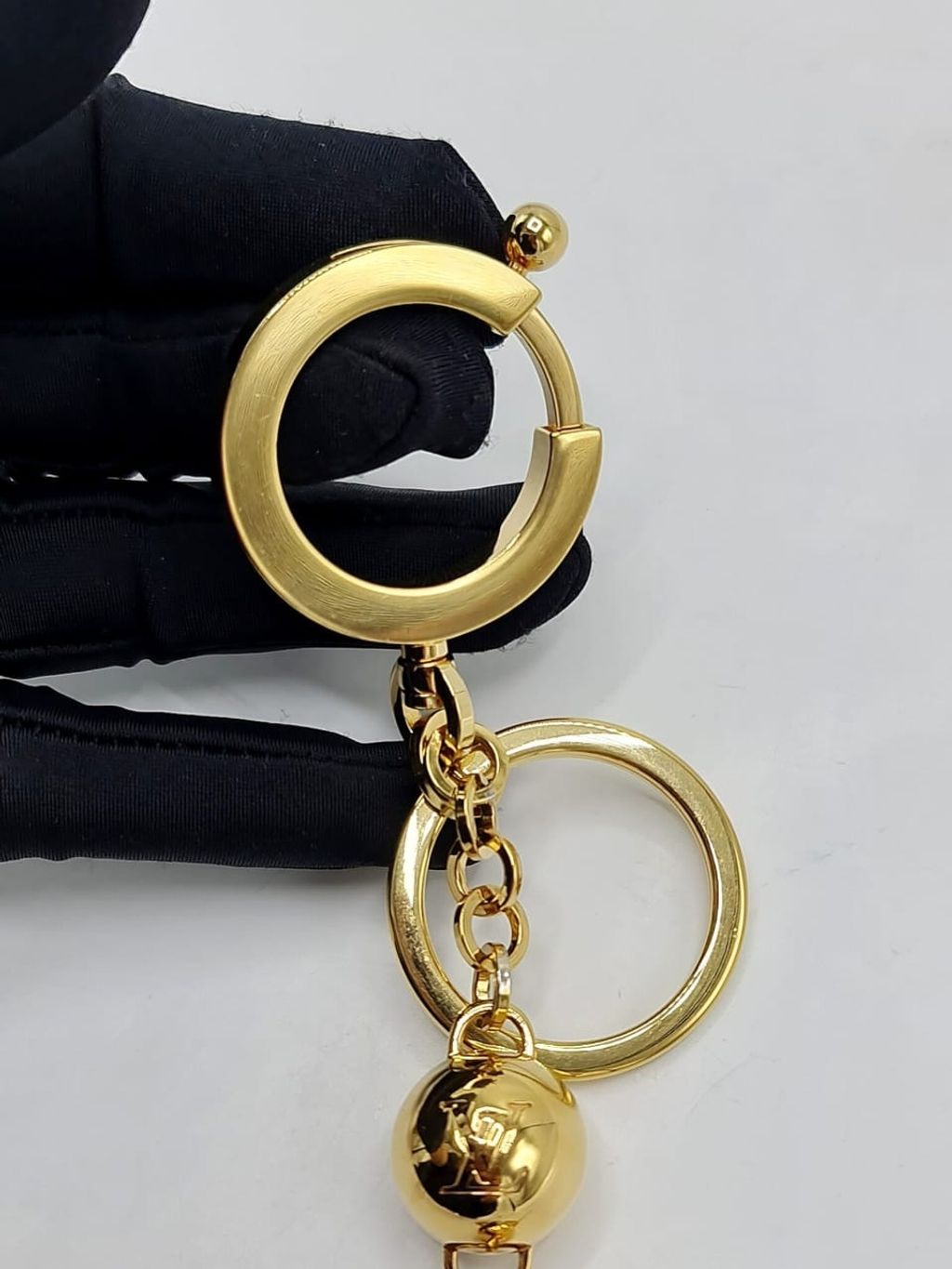 ba81ab77-d7b5-40db-b712-df06a61330cd