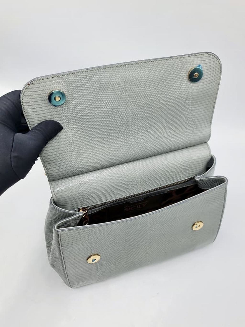 8041b4dc-093c-4c19-9831-1eeee829afae